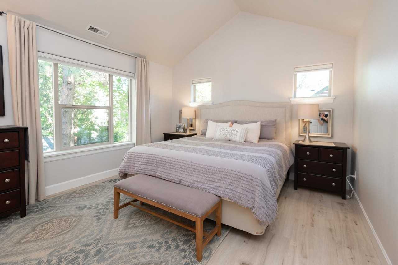 61170 Hubble St - Photo 2 of 11