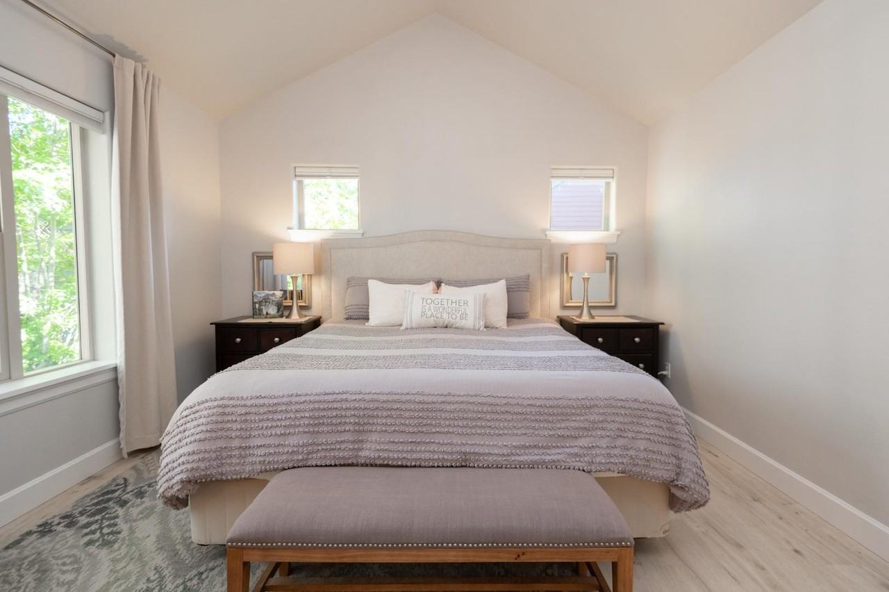 61170 Hubble St - Photo 3 of 11