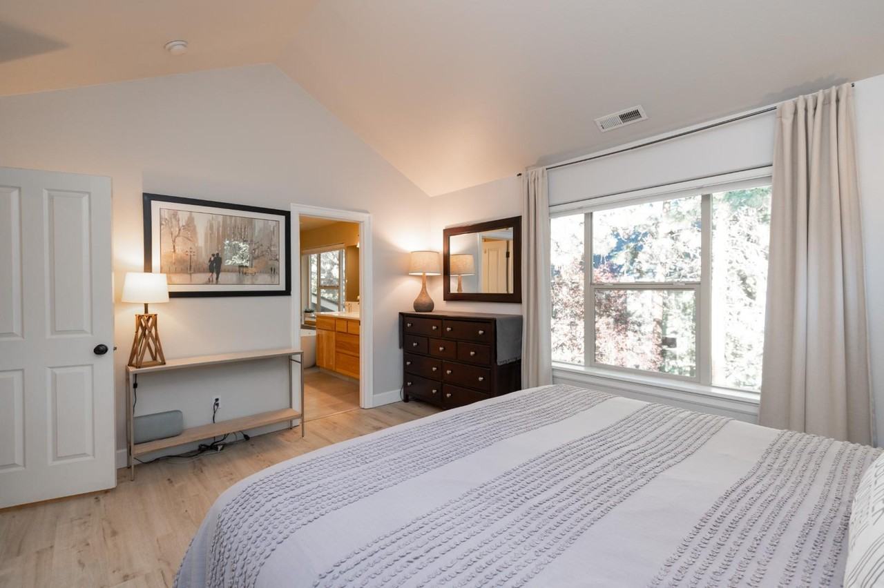 61170 Hubble St - Photo 4 of 11