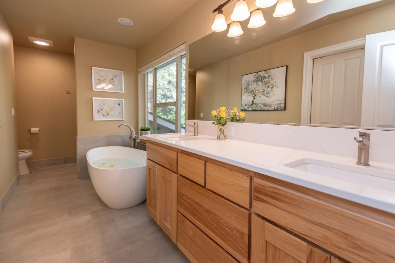 61170 Hubble St - Photo 5 of 11