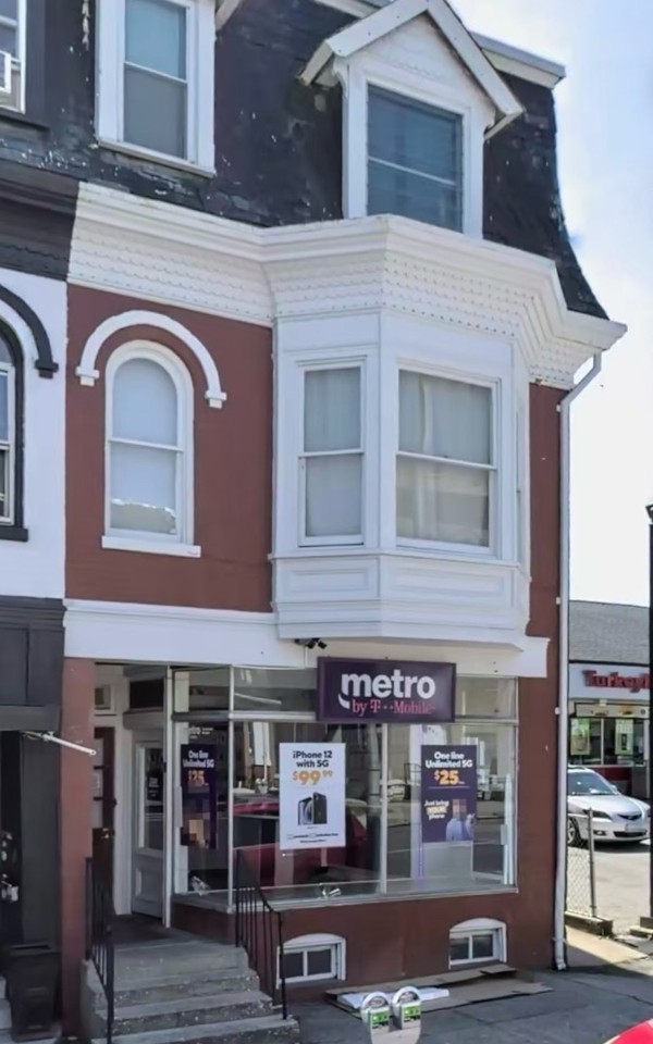 588 West Market Street - Photo 6 of 11