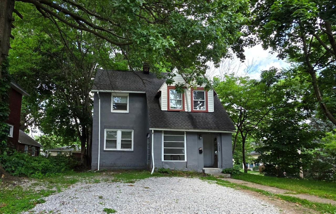 389 Sumatra Ave - Photo 2 of 20