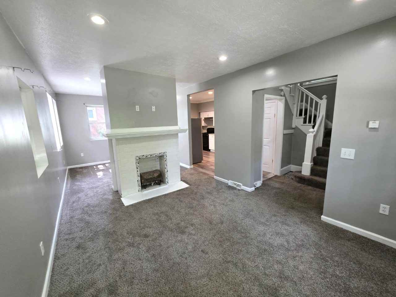 389 Sumatra Ave - Photo 3 of 20