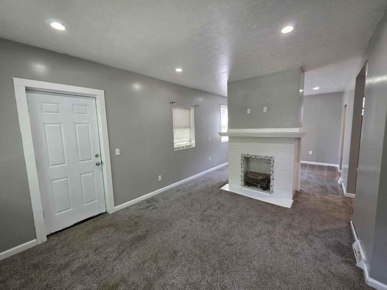 389 Sumatra Ave - Photo 5 of 20