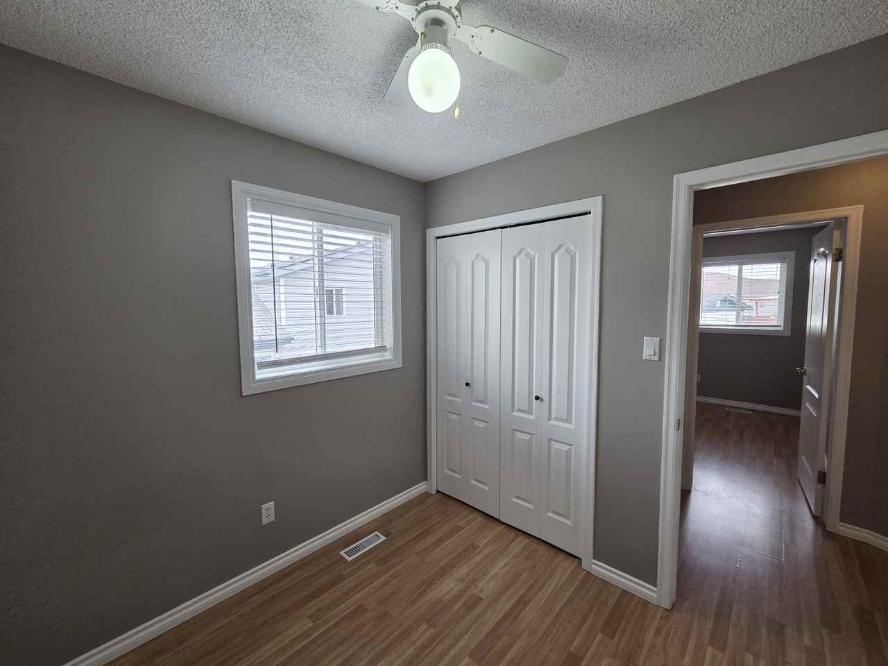 5117 41 Ave - Photo 7 of 27