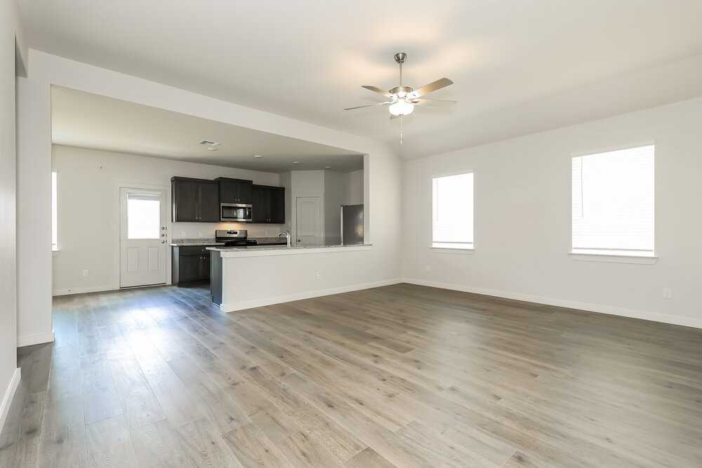 1508 Harvester Dr - Photo 4 of 16
