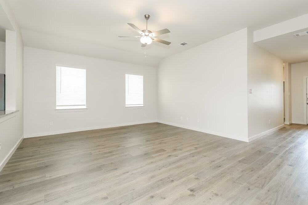 1508 Harvester Dr - Photo 5 of 16