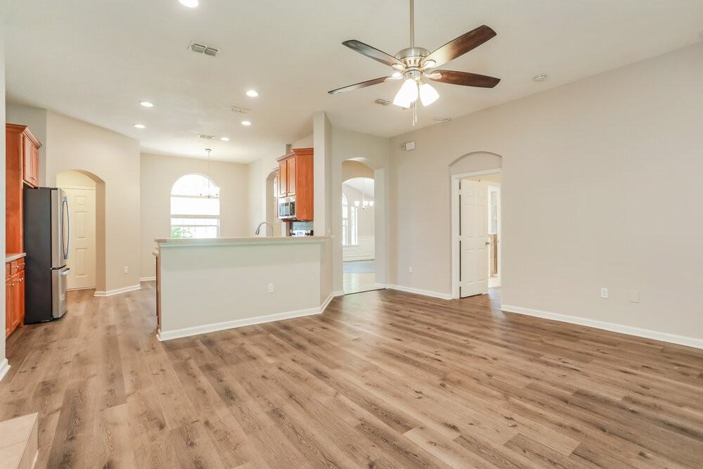 3146 Wandering Oaks Dr - Photo 4 of 16