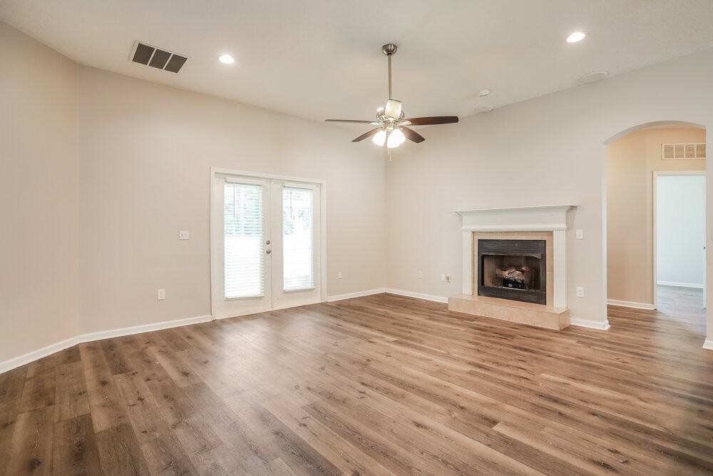 3146 Wandering Oaks Dr - Photo 5 of 16