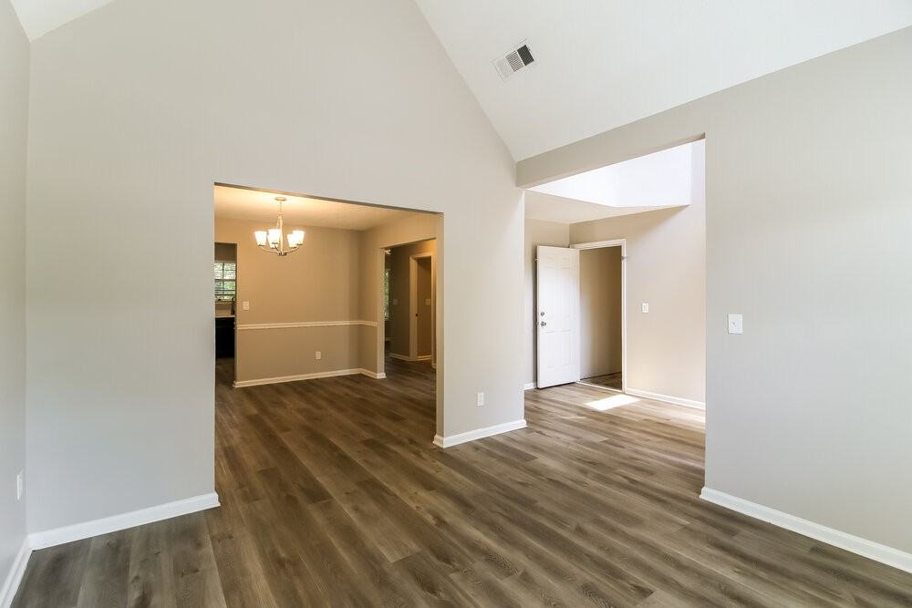 2530 Walter Way - Photo 5 of 17