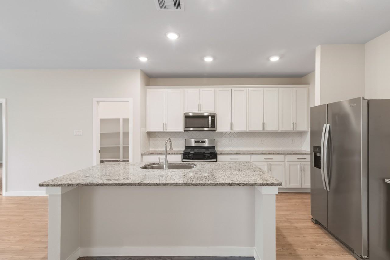 5811 Quest Valley Dr #T - Photo 7 of 47