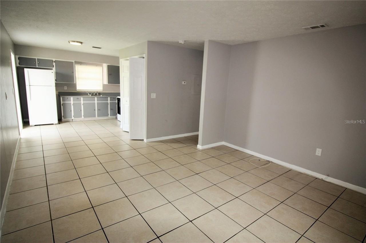 9418 N 50th St #B - Photo 4 of 8