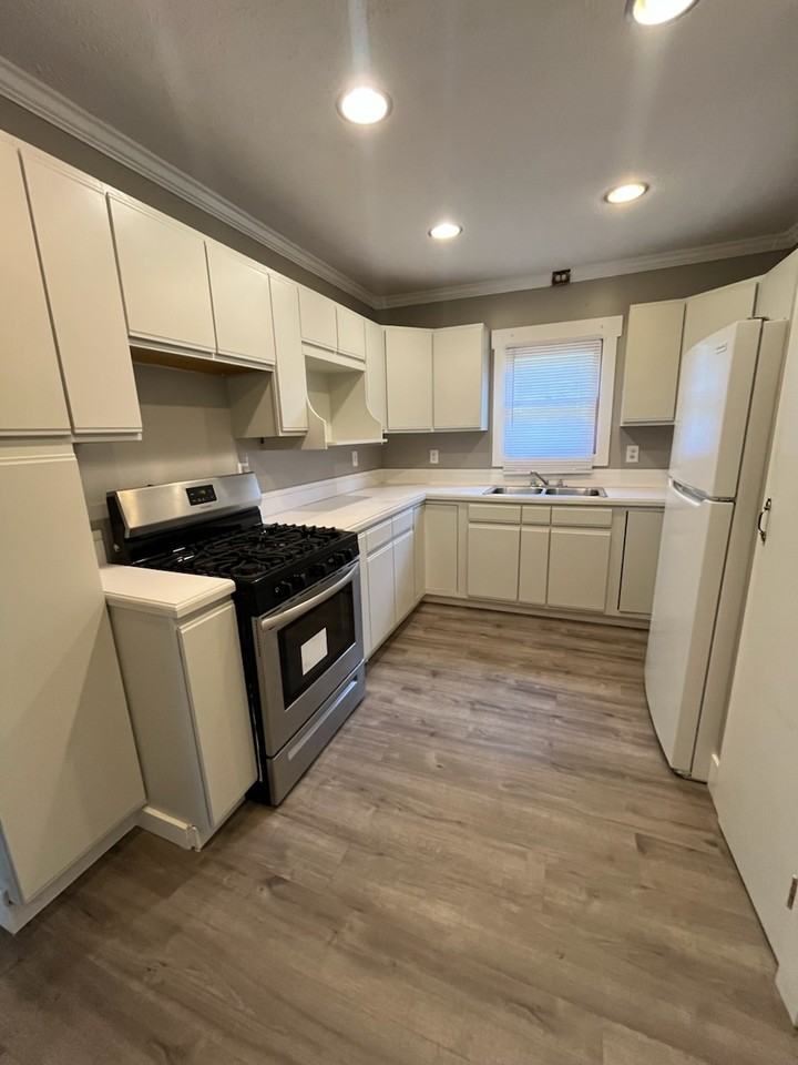 1531 Walnut St Ne #1 - Photo 2 of 21
