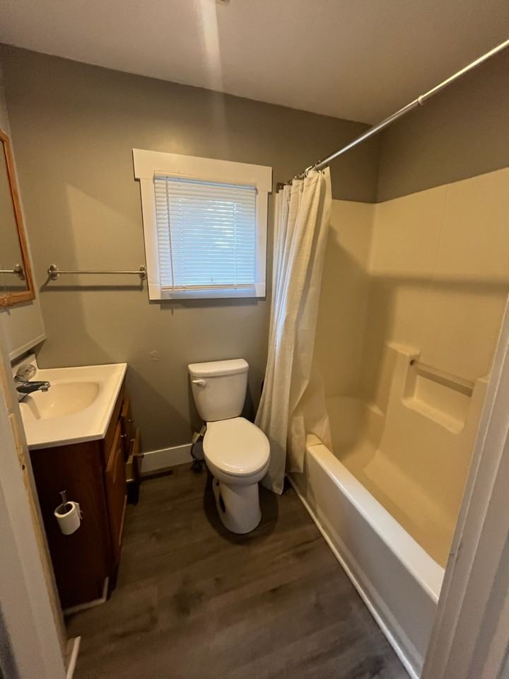1531 Walnut St Ne #1 - Photo 5 of 21