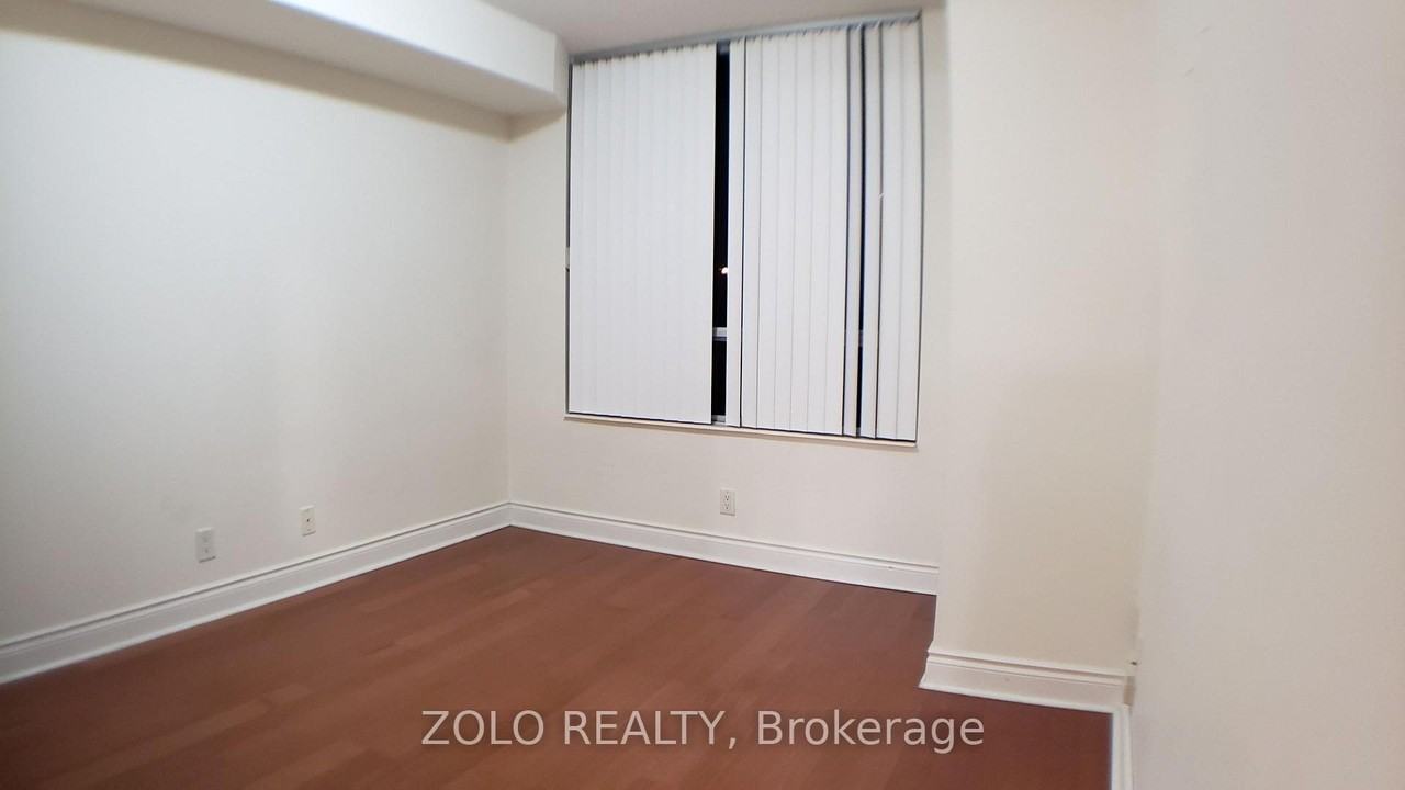 78 Harrison Garden Boulevard - Photo 8