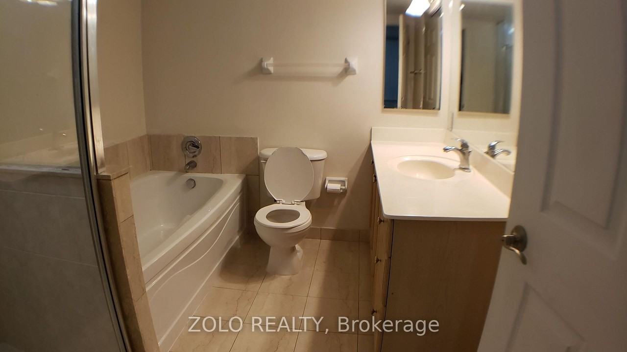 78 Harrison Garden Boulevard - Photo 12