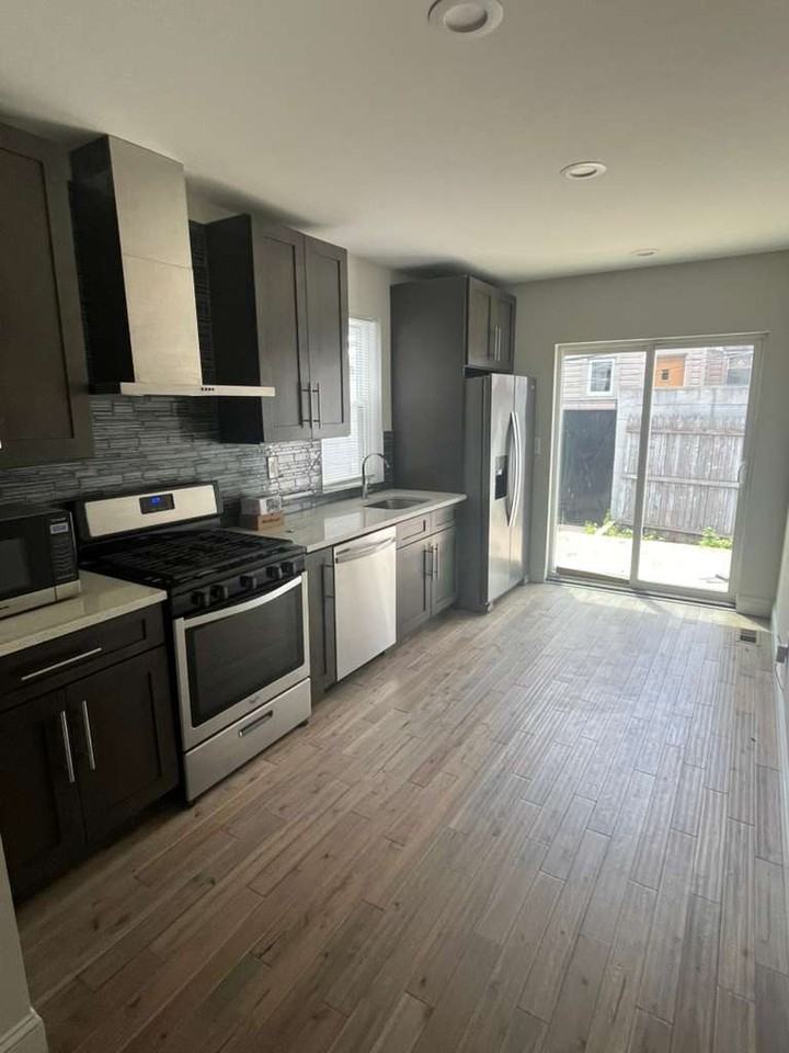 2028 E Firth St #1 - Photo 3 of 13
