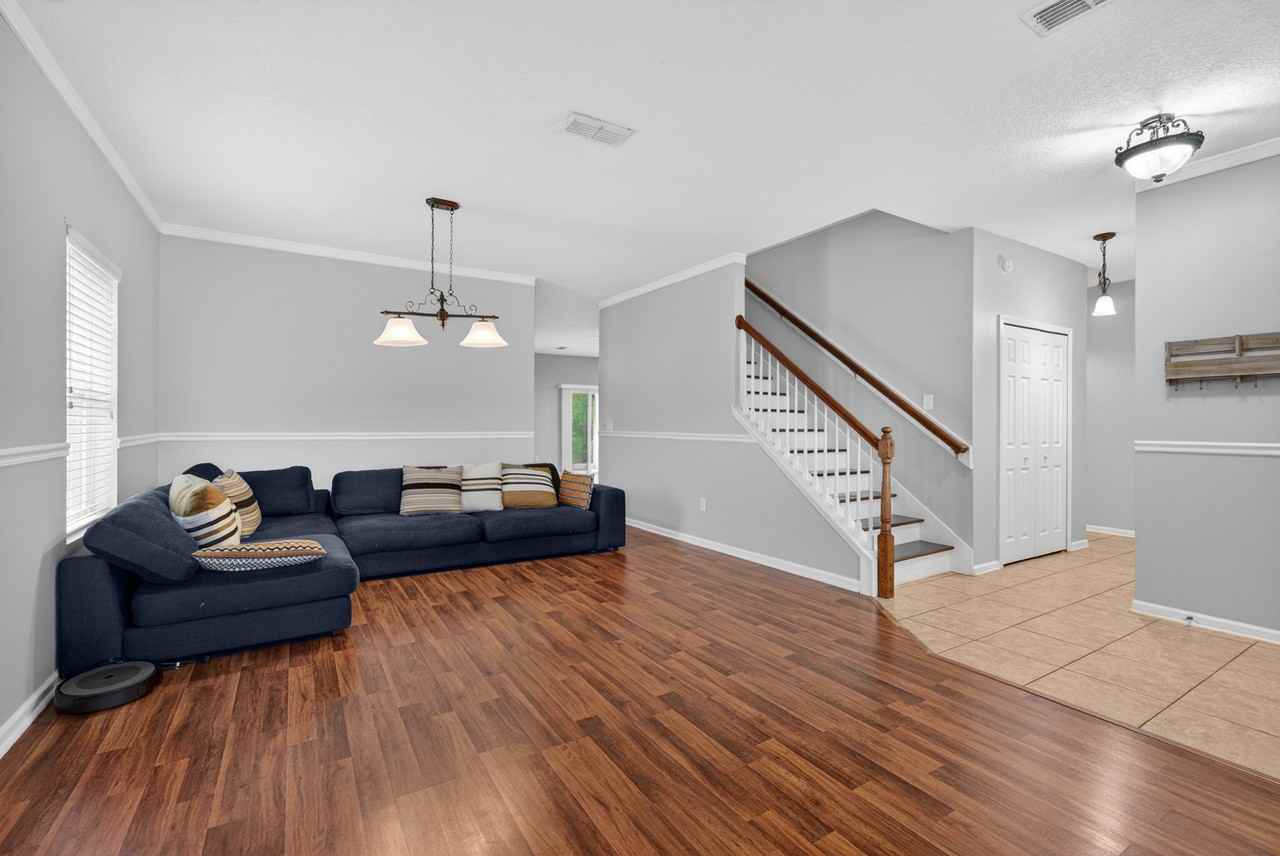 112 Kildrummy Ct #1 - Photo 3 of 45