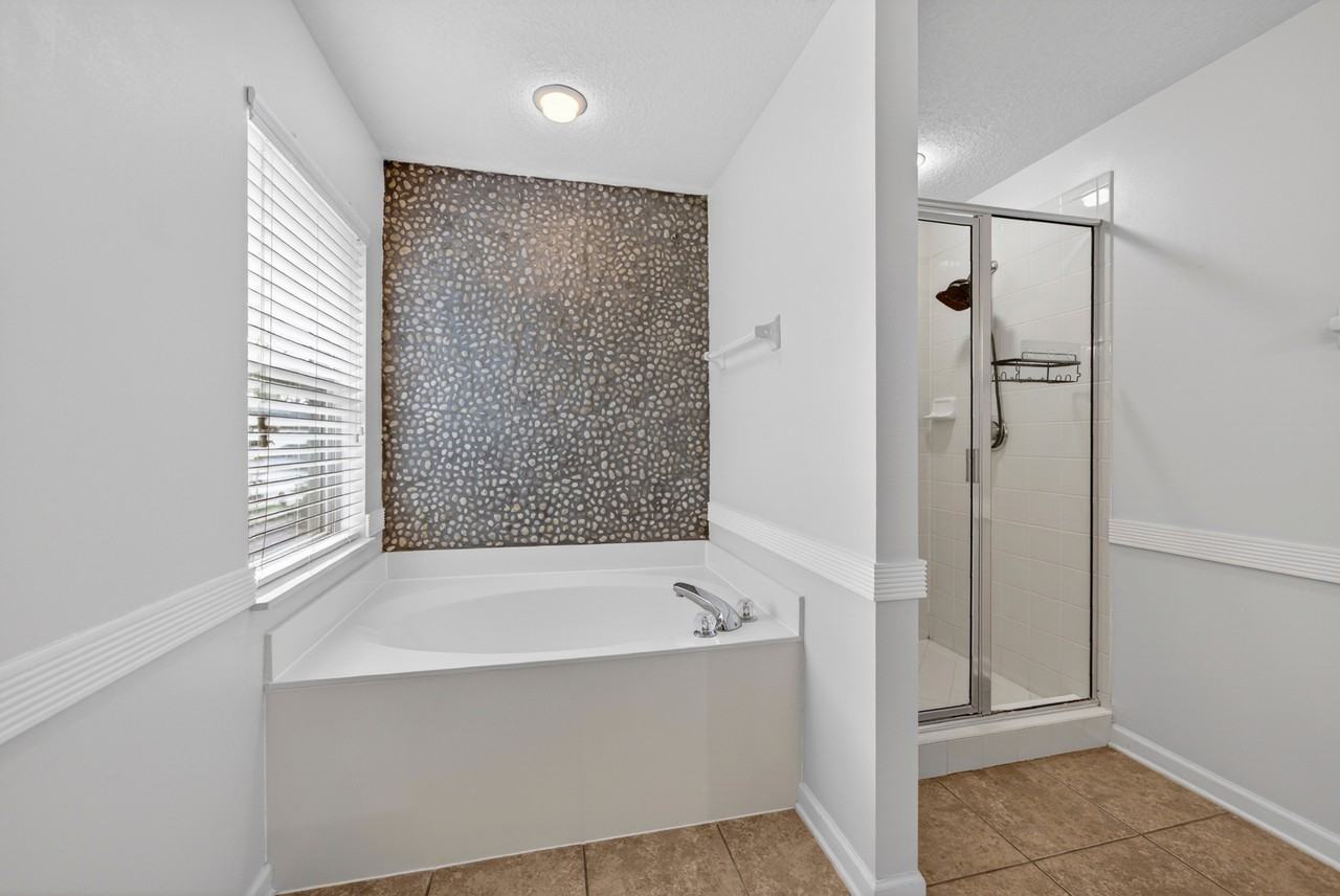 112 Kildrummy Ct #1 - Photo 3 of 45