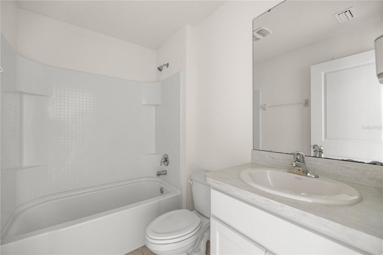 8904 Sw 50th Ter #1 - Photo 6 of 10