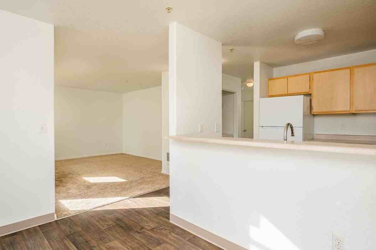 181 Se 18th Ave - Photo 6 of 30