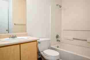 181 Se 18th Ave - Photo 1 of 1