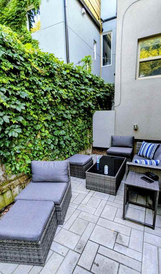 23 Howland Road - Photo 7 of 10