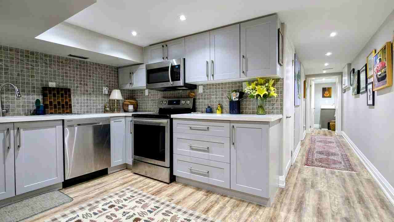 23 Howland Road - Photo 2 of 10