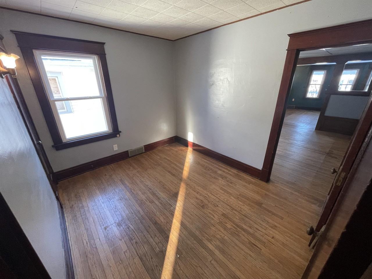 418 Colvin Ave - Photo 5 of 44