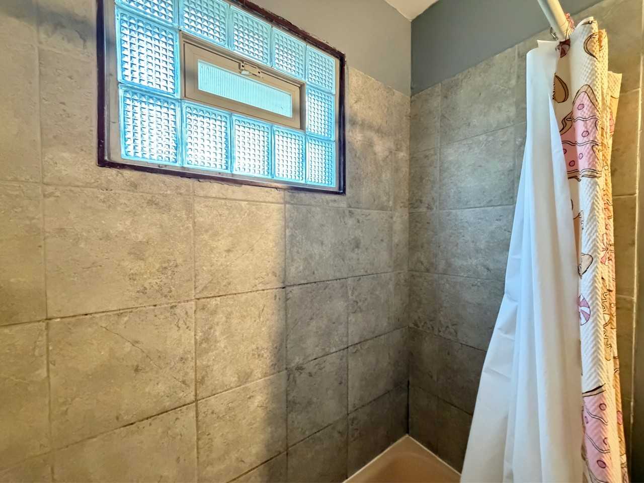 418 Colvin Ave - Photo 2 of 44