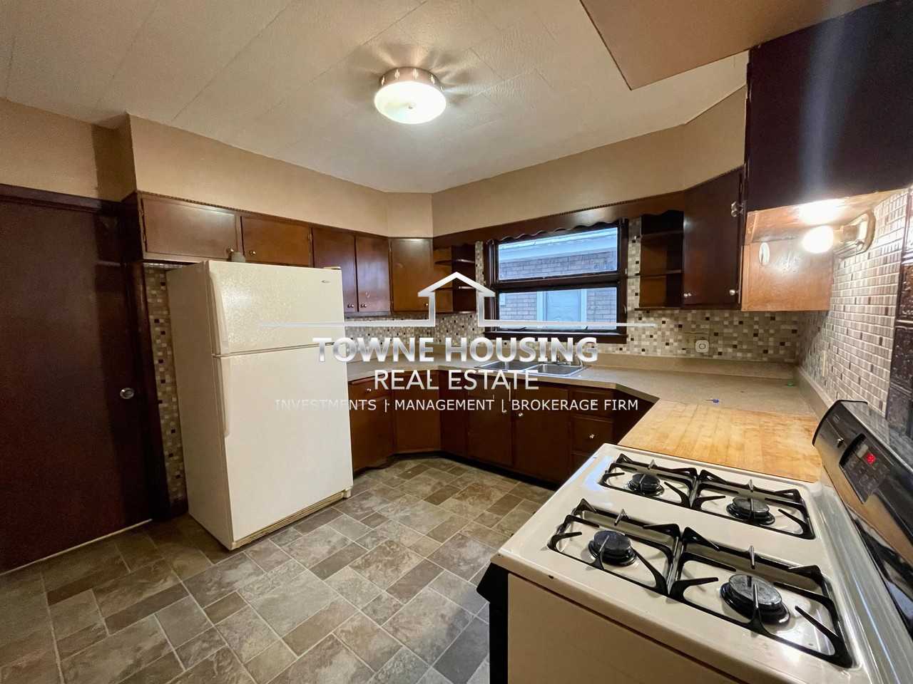 418 Colvin Ave - Photo 5 of 44