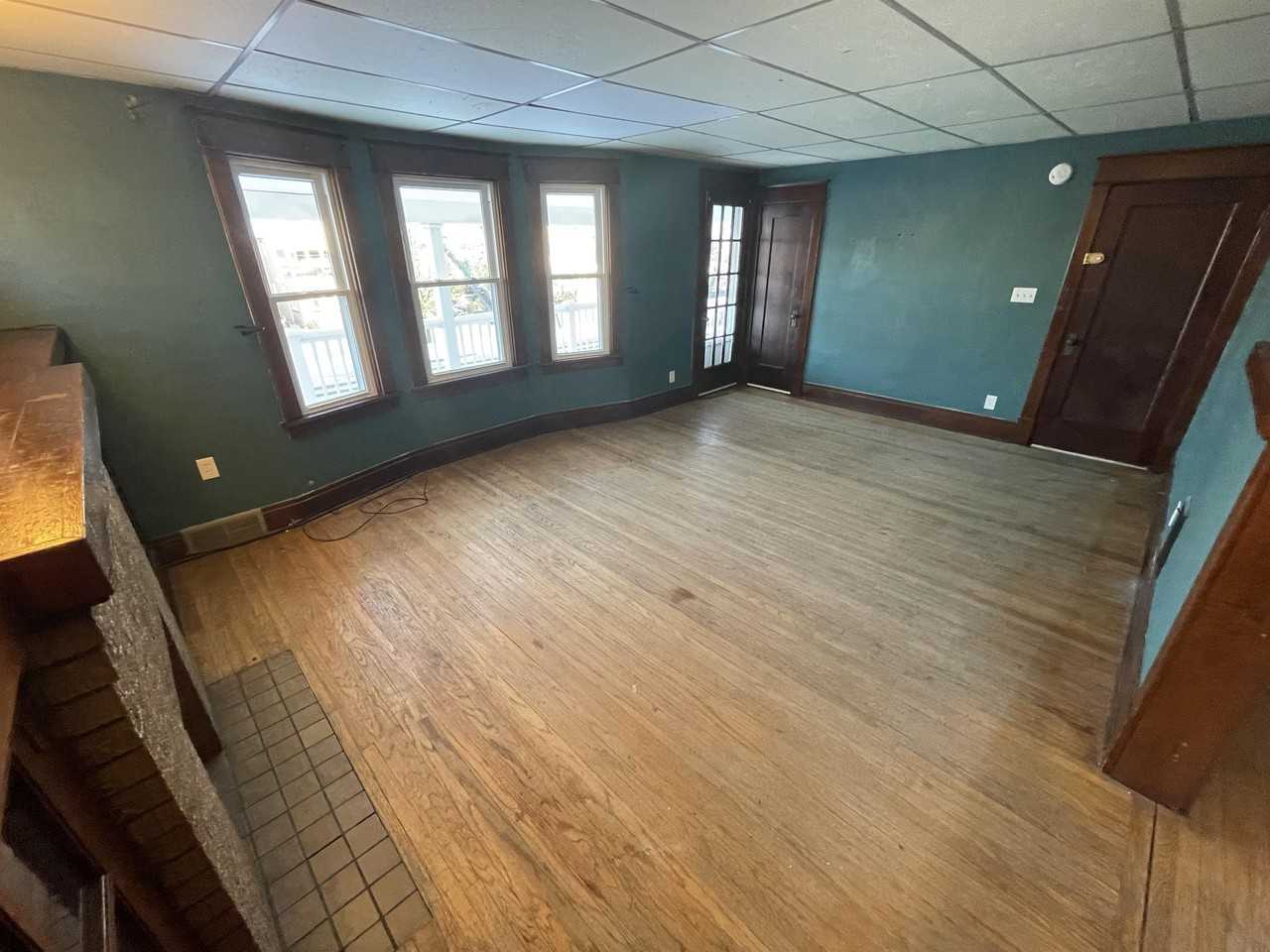 418 Colvin Ave - Photo 4 of 44