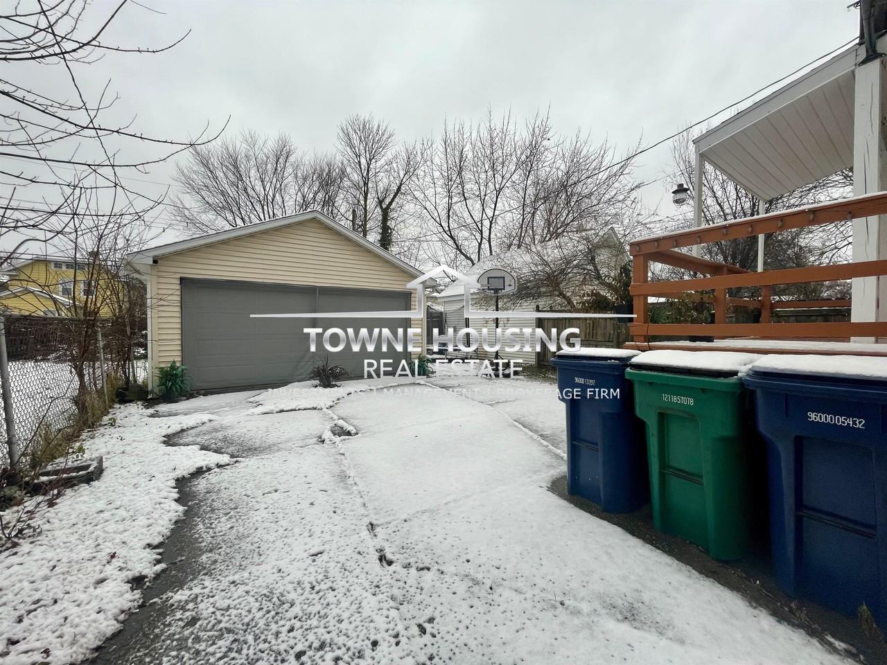418 Colvin Ave - Photo 4 of 44