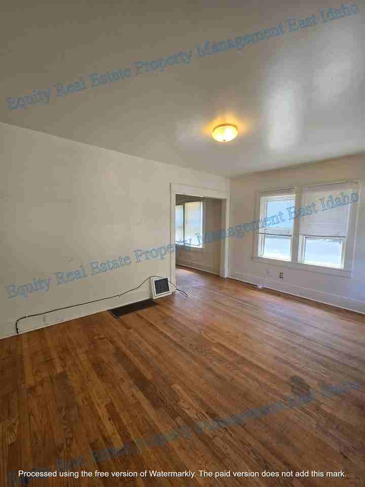 925 W Clark St #925 - Photo 5 of 42