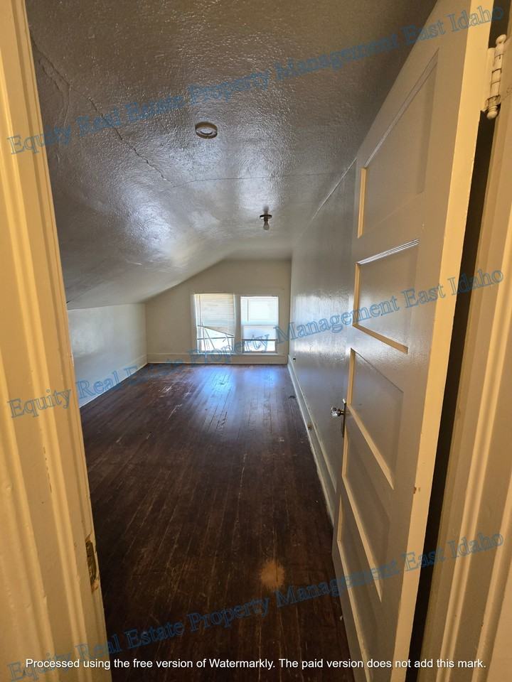 925 W Clark St #925 - Photo 6 of 42