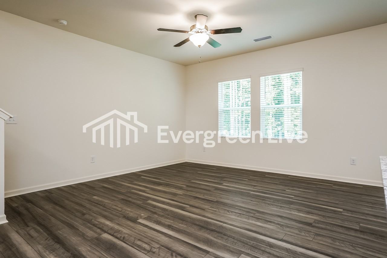 128 S Gallaspy Dr - Photo 4 of 16