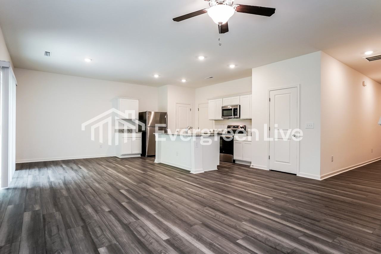 128 S Gallaspy Dr - Photo 5 of 16