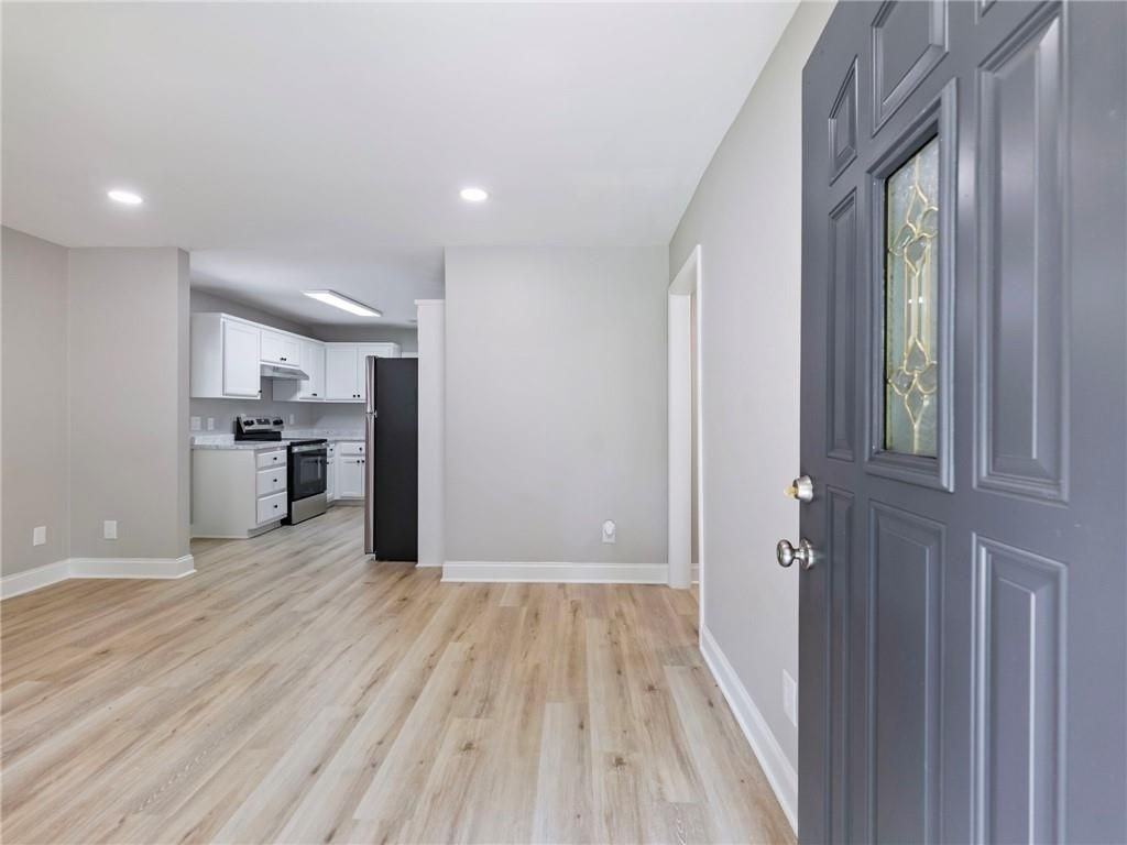 2862 Argyle Dr Nw - Photo 2 of 24