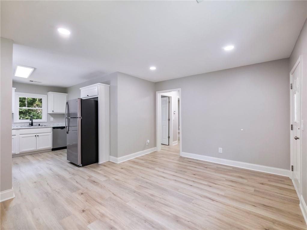 2862 Argyle Dr Nw - Photo 4 of 24