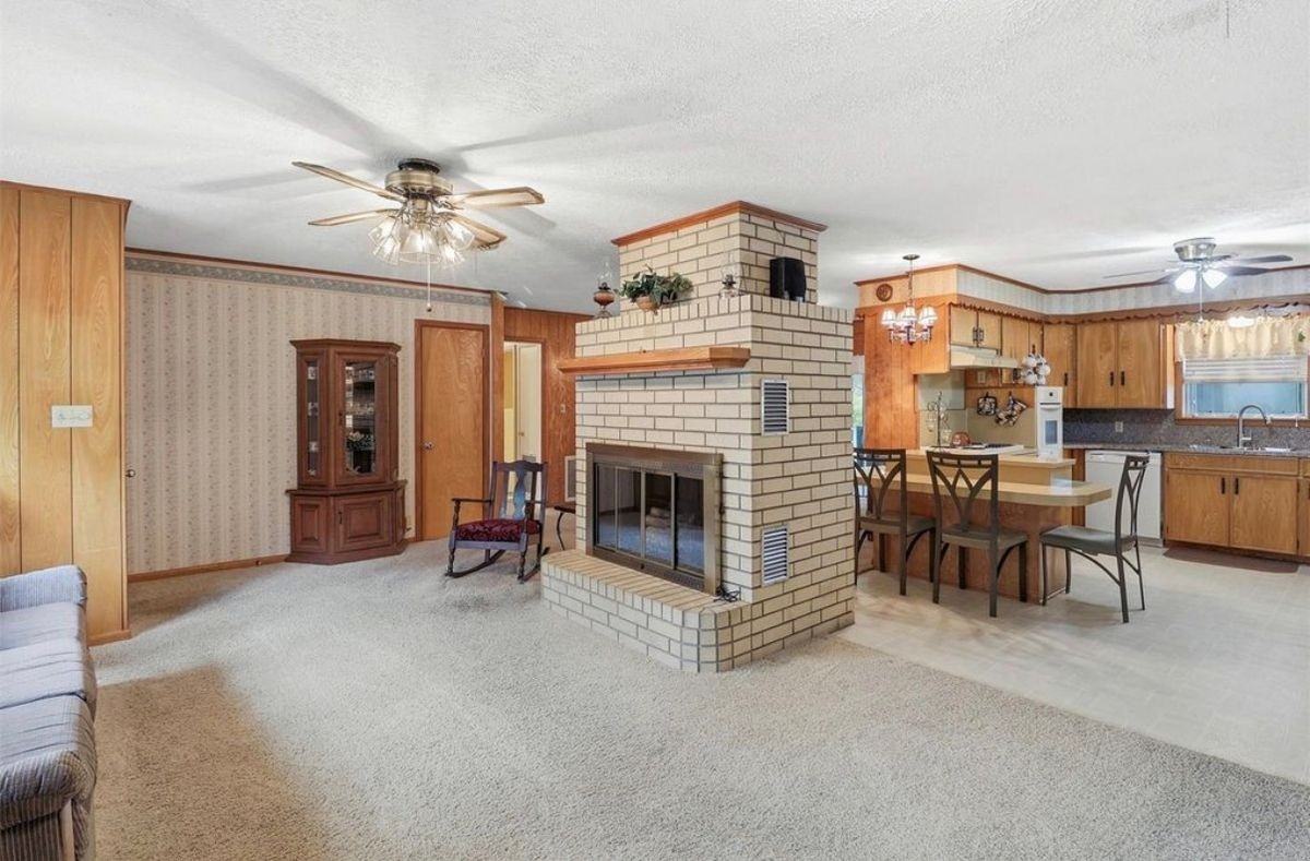 1335 Kathy Ave - Photo 4 of 13
