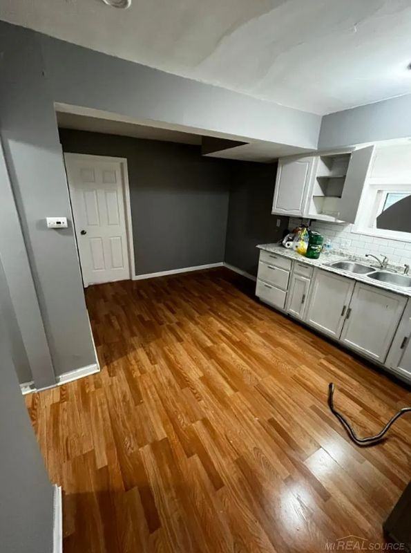 8647 Chalmers Ave - Photo 7 of 18