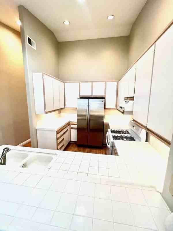 31 Highpark Pl - Photo 5 of 48