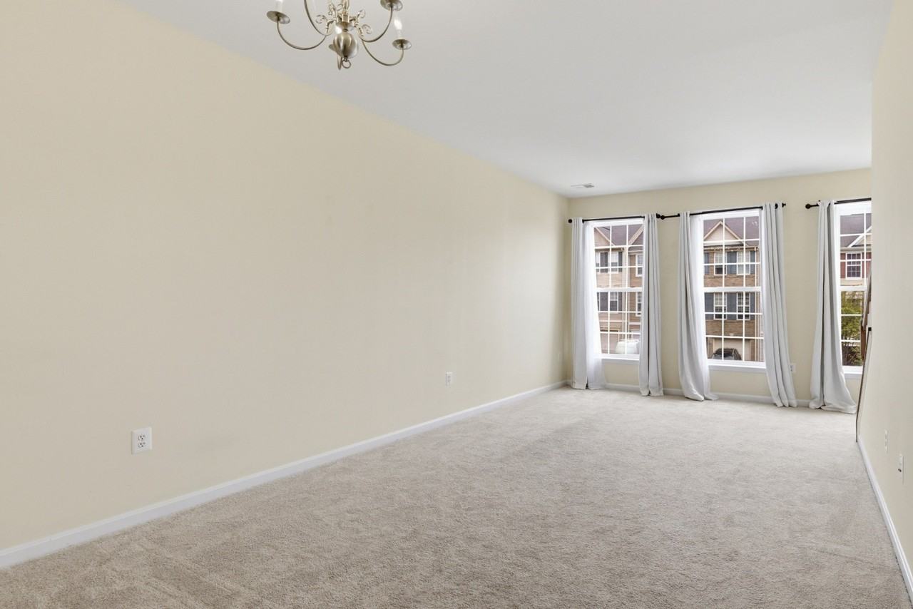 15704 John Diskin Cir - Photo 7 of 15