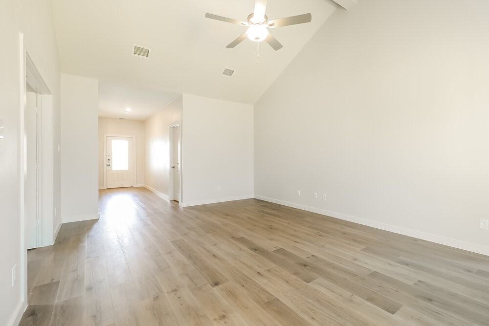 1500 Harvester Dr - Photo 3 of 16