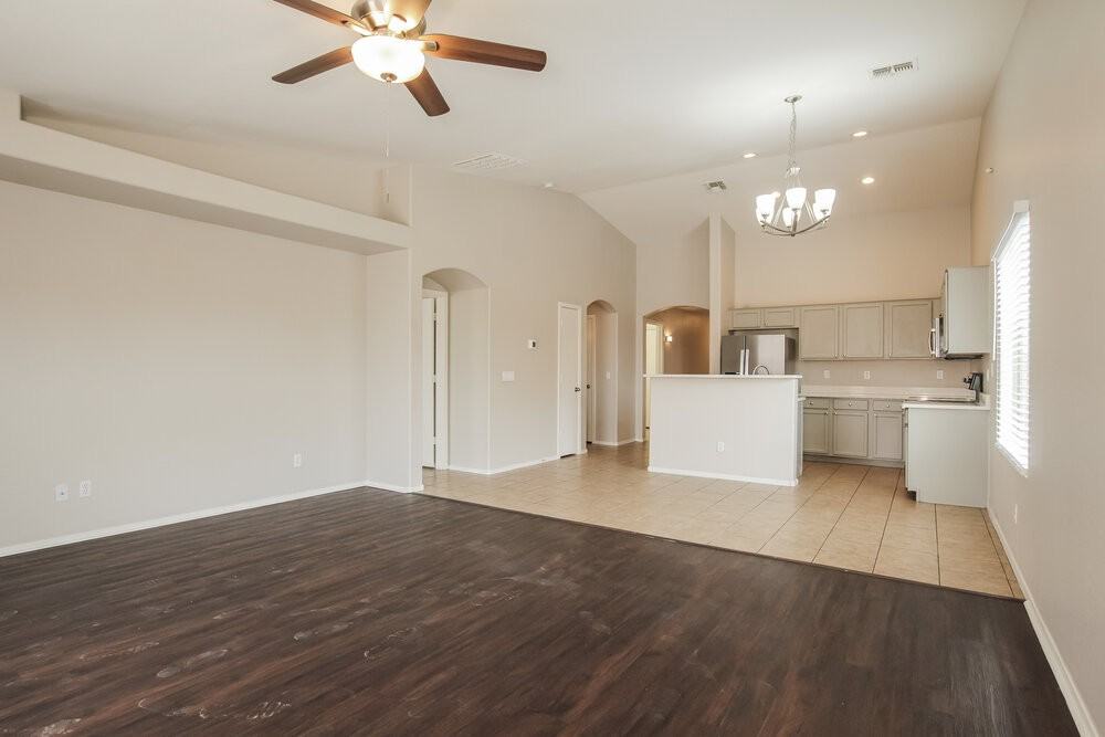 6622 S 23rd Ave - Photo 4 of 16