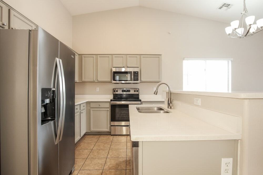 6622 S 23rd Ave - Photo 5 of 16