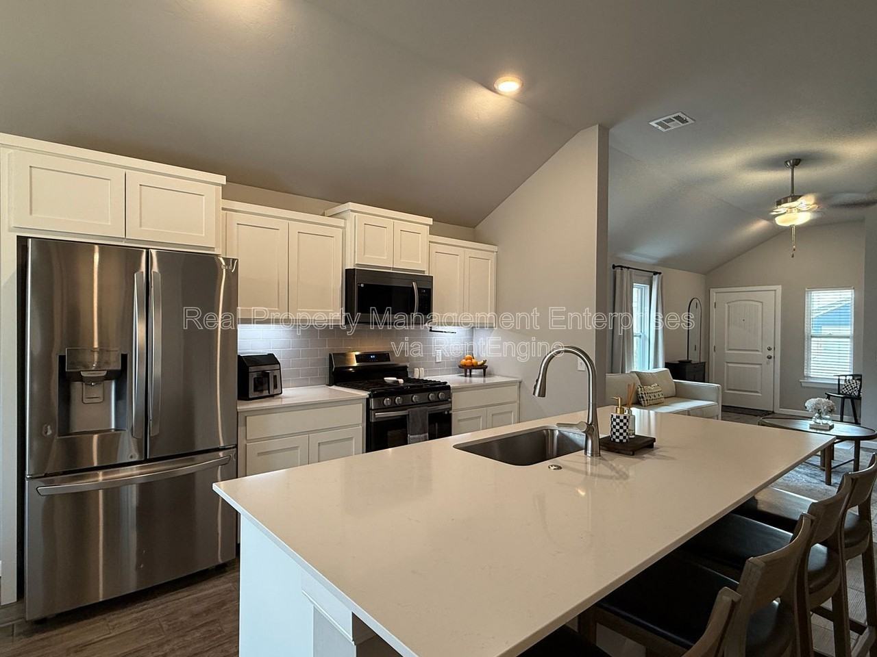4612 Prominence Dr - Photo 4 of 28
