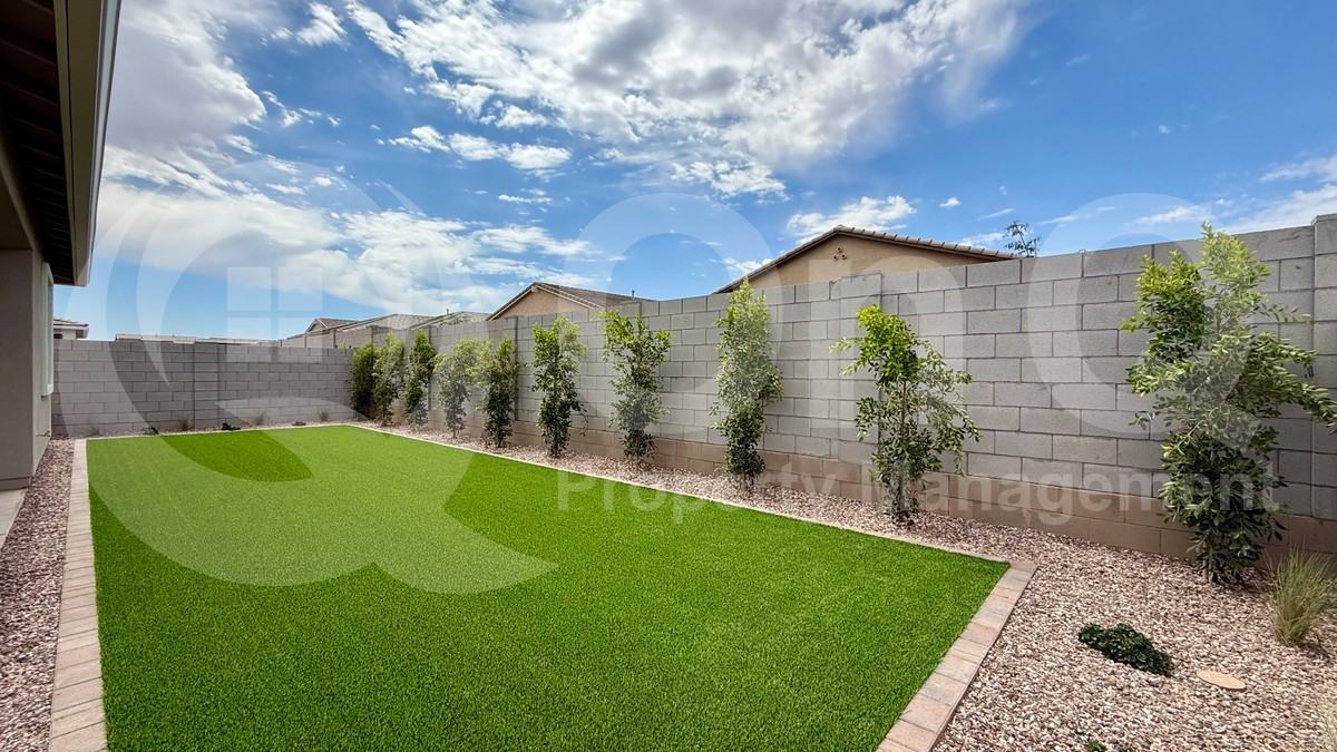 22813 E Starflower Dr - Photo 3 of 30