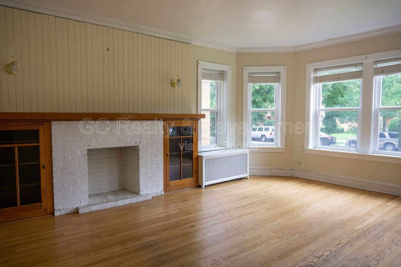 3841 N Sawyer Ave #1 - Photo 3 of 14