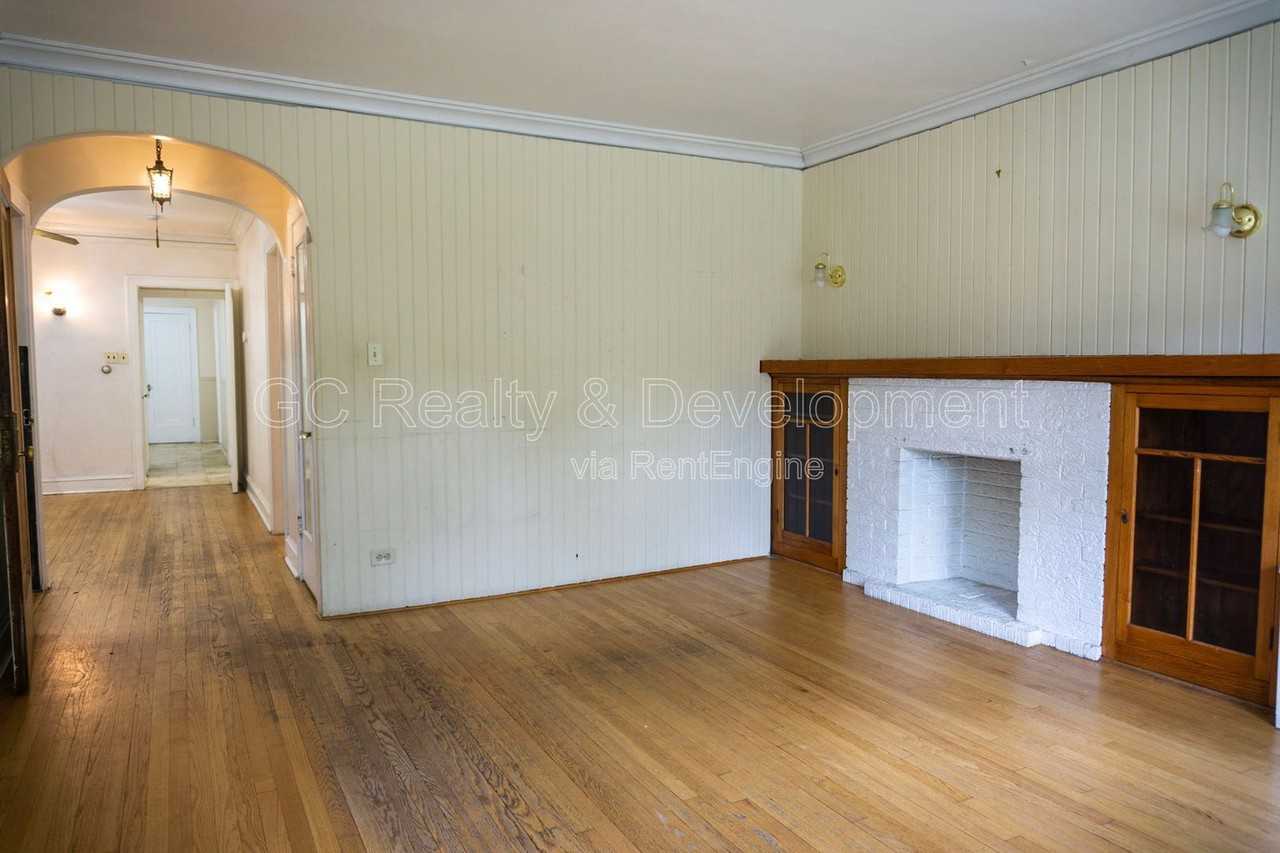 3841 N Sawyer Ave #1 - Photo 4 of 14